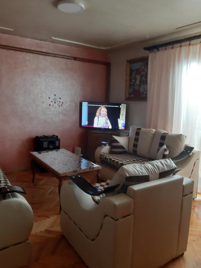 Vila Mir 피로트 외부 사진